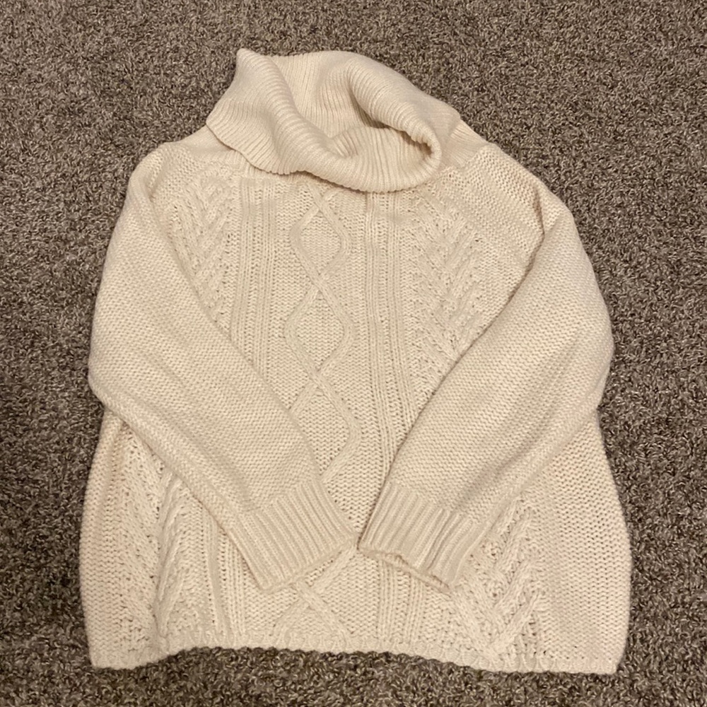 Billabong turtle neck sweater
